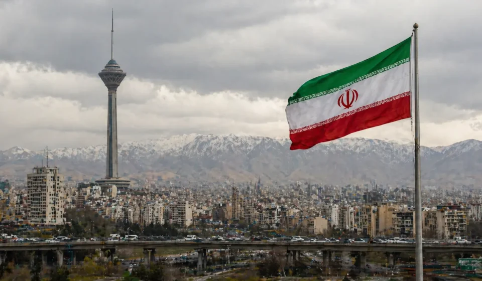 Fractured Iran’s Regime? Media Framing and Public Opinion